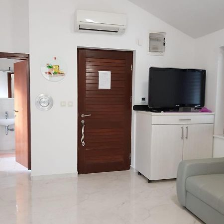 Relax Zone III Apartman Malinska Kültér fotó