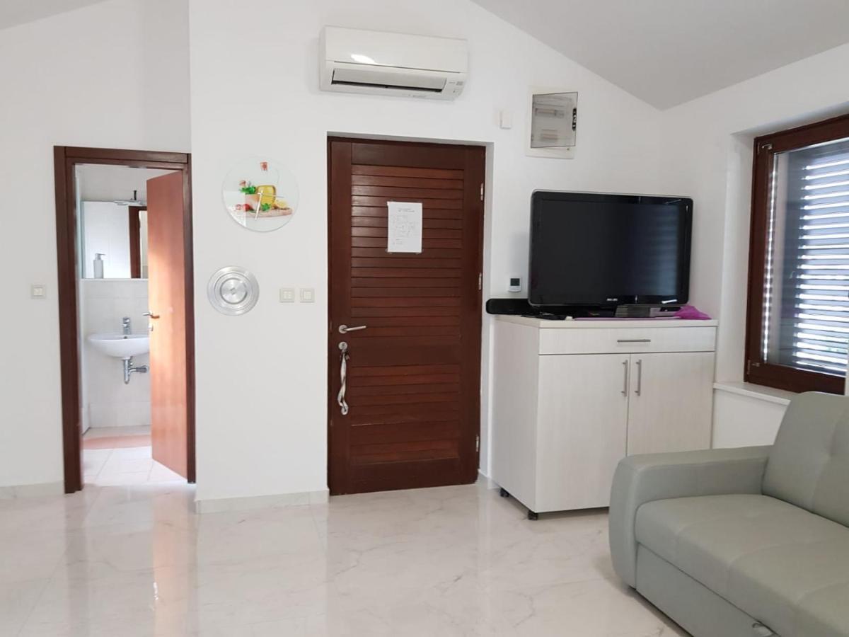 Relax Zone III Apartman Malinska Kültér fotó